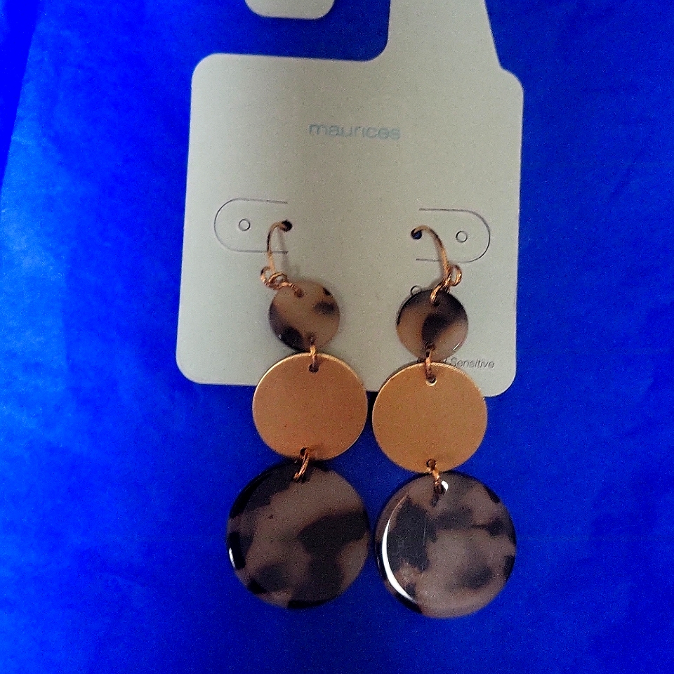 2 For 15 Nwt Maurices Earrings 10$